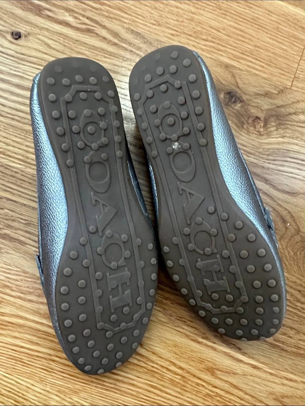 Coach Frederica loafers in‎ a metallic silver pebbled leather women’s 6.5